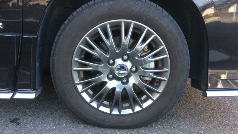 タイヤホイール前