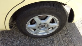 タイヤホイール前