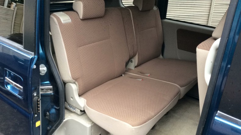 内装後方シート