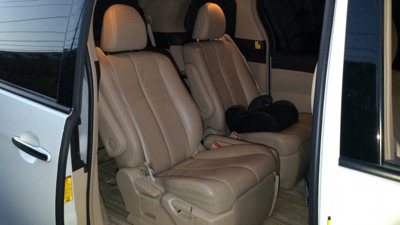 内装後方シート
