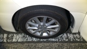 タイヤホイール前