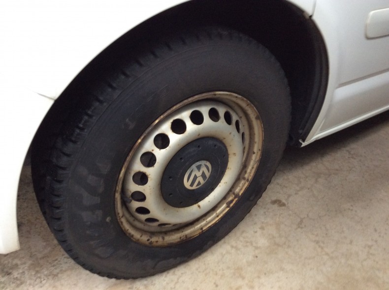 タイヤホイール前