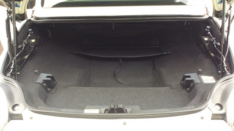 内装トランク