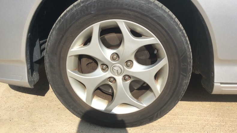 タイヤホイール前