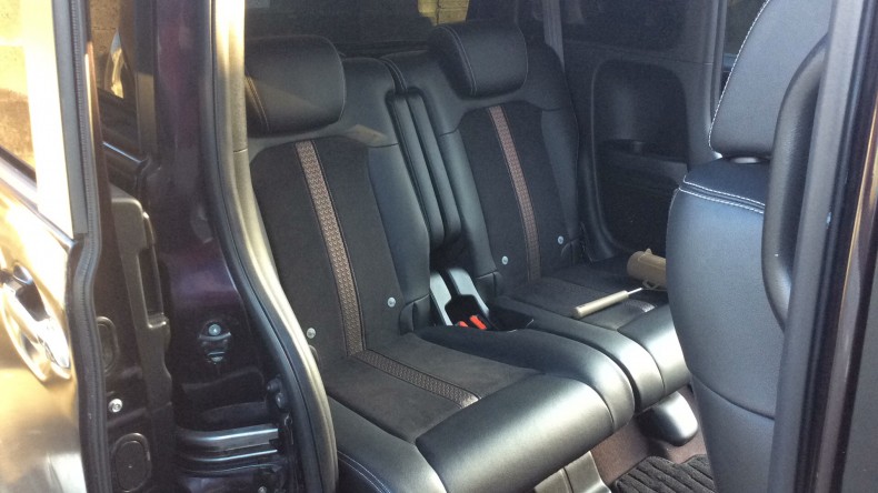 内装後方シート