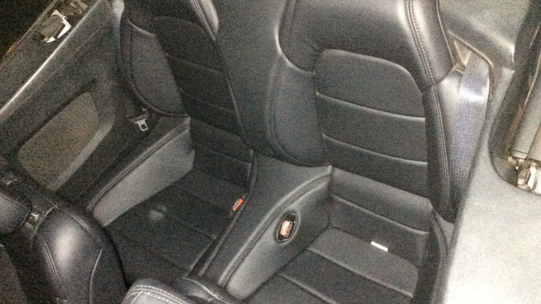 内装後方シート