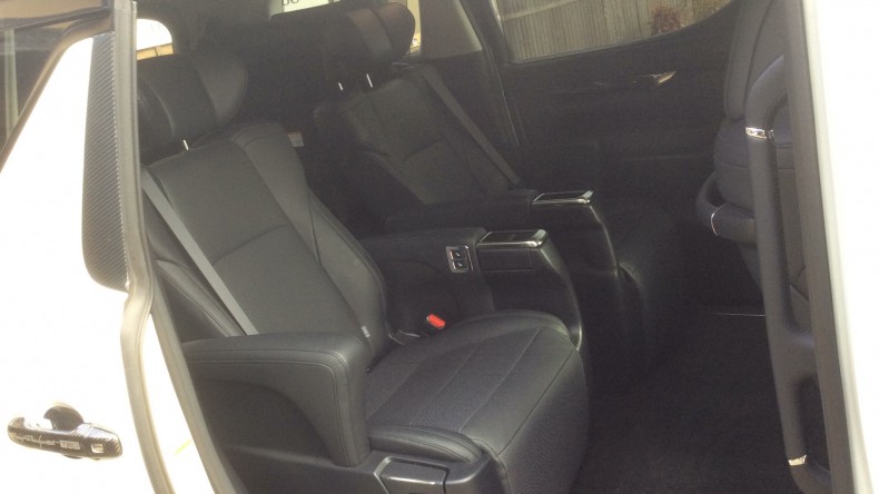 内装後方シート