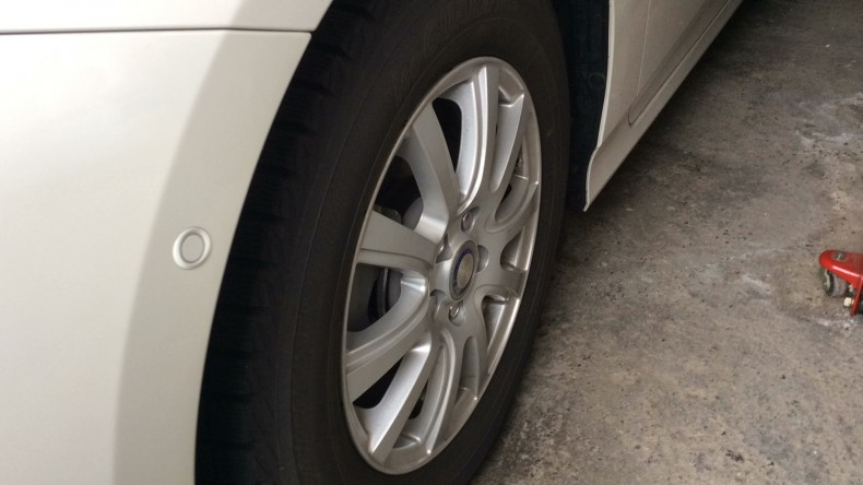 タイヤホイール前