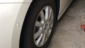 タイヤホイール前