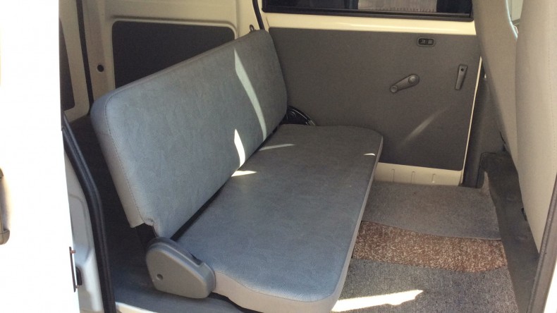 内装後方シート