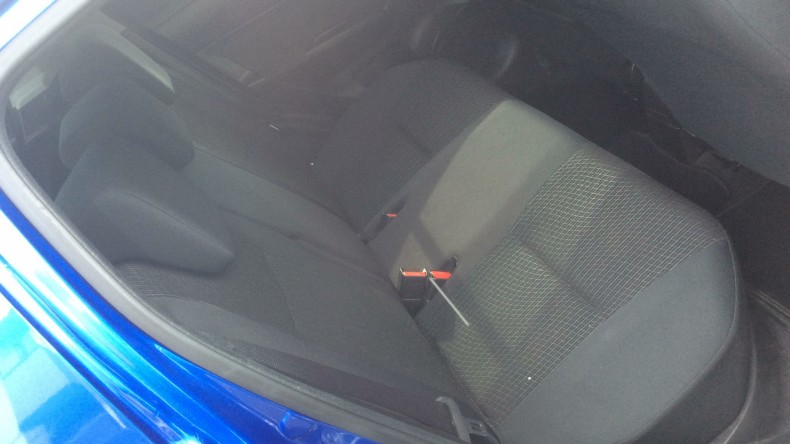 内装後方シート