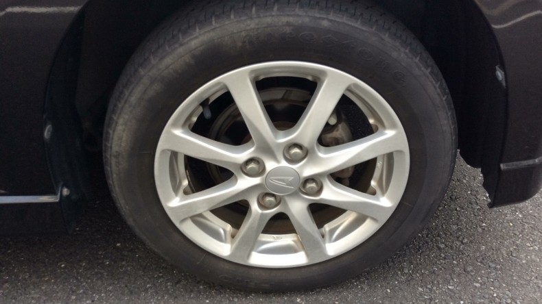 タイヤホイール前