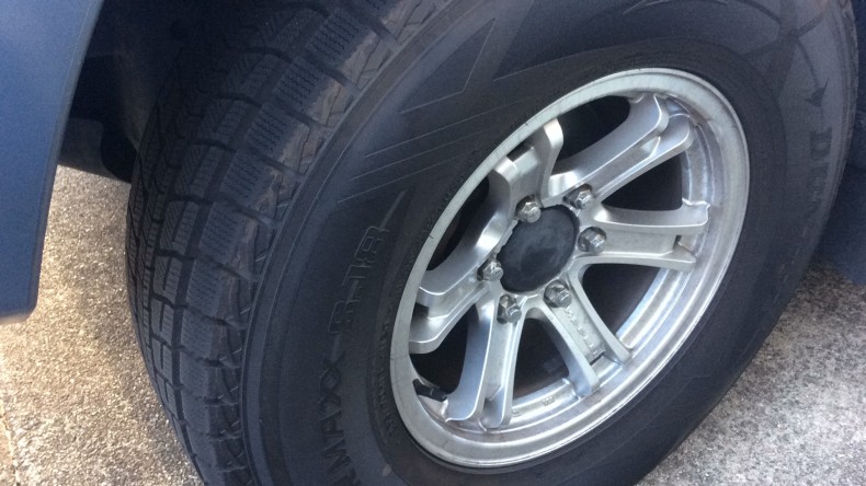 タイヤホイール前