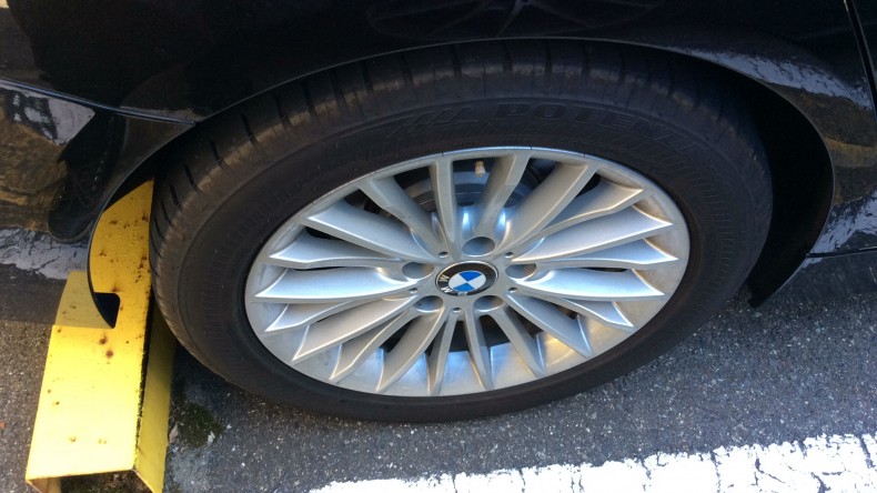 タイヤホイール前