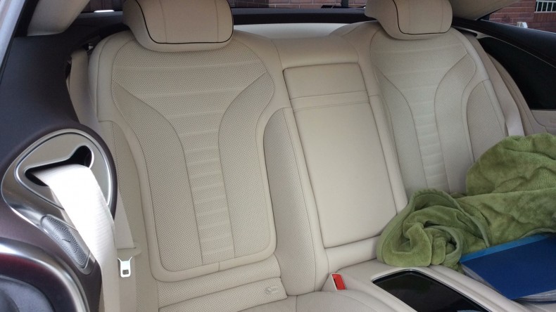 内装後方シート