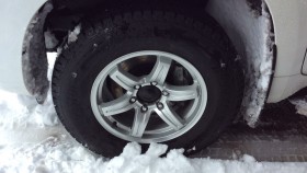 タイヤホイール前