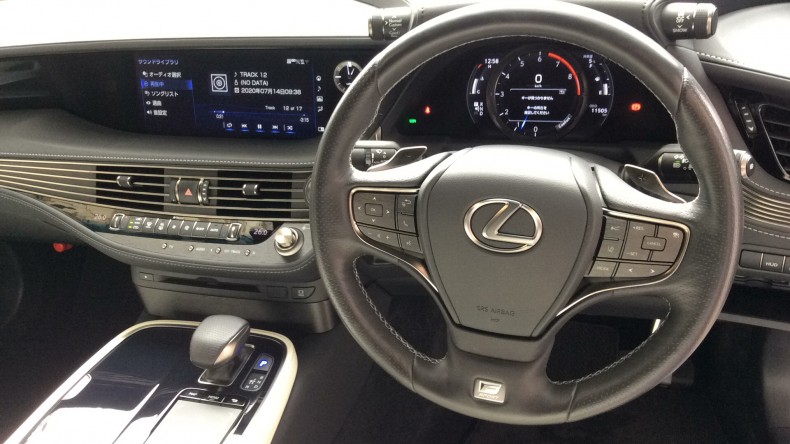 内装インパネ全体