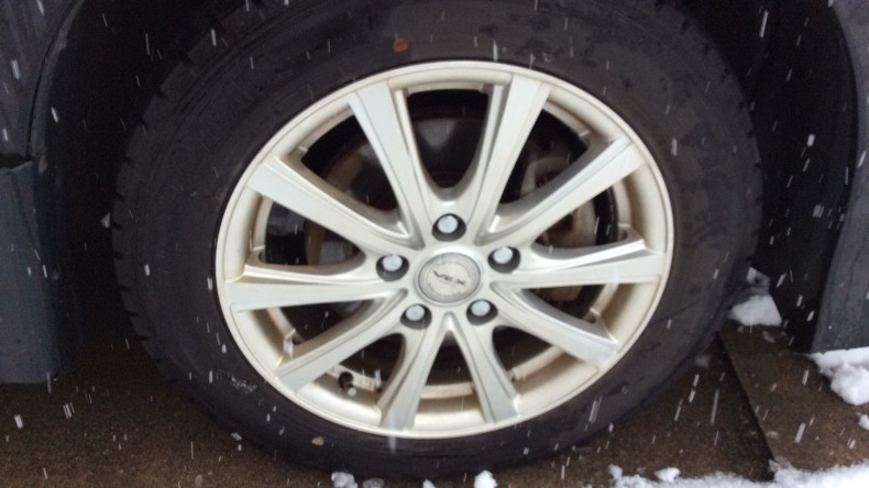 タイヤホイール前