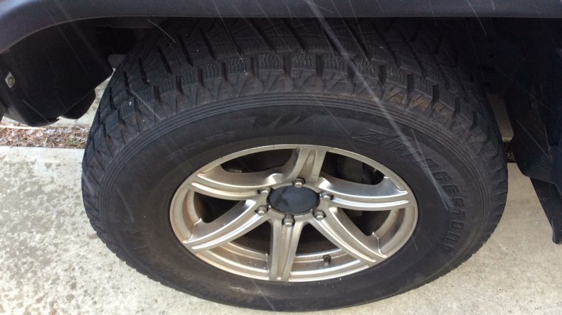 タイヤホイール前