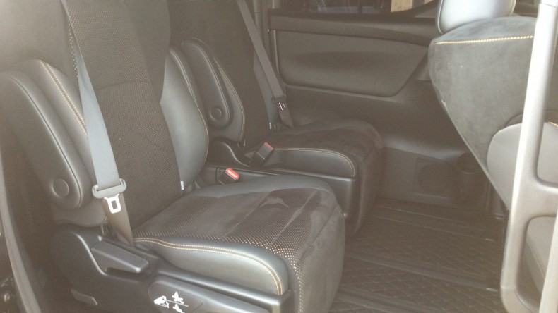 内装後方シート