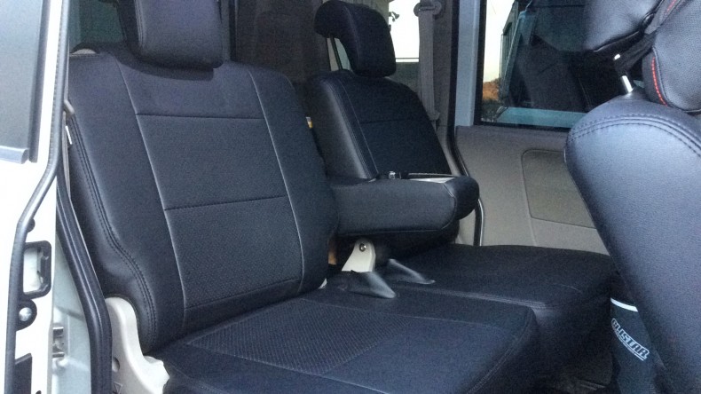 内装後方シート