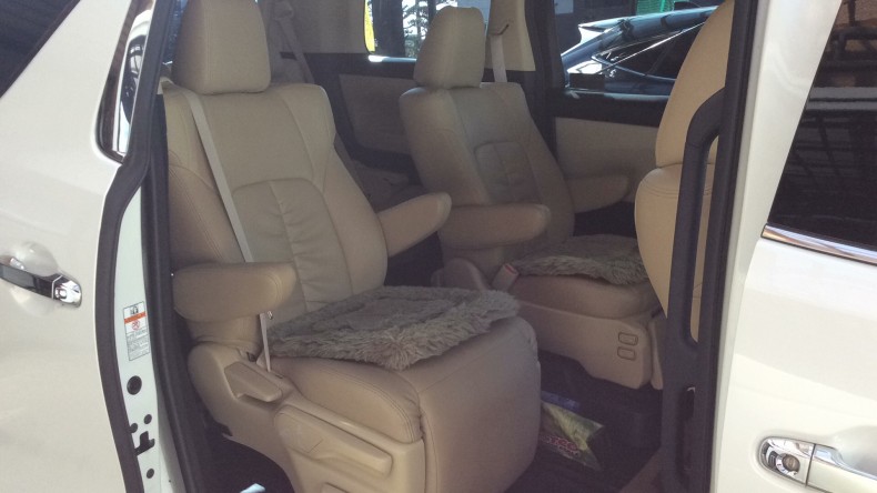 内装後方シート