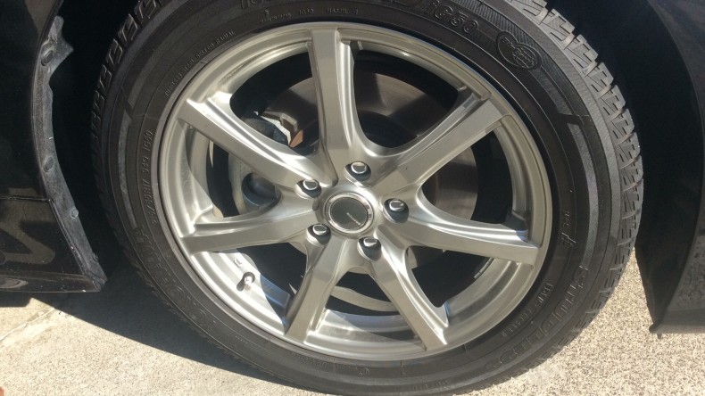 タイヤホイール前