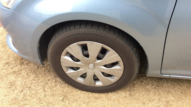 タイヤホイール前