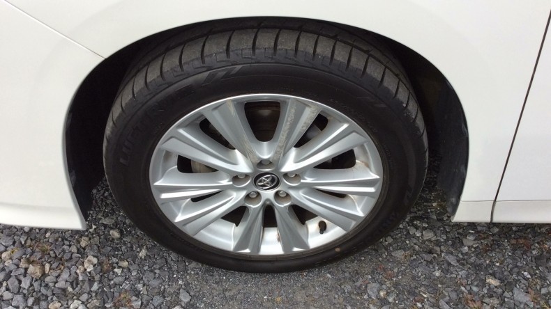 タイヤホイール前