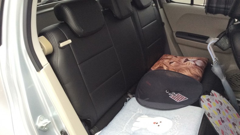 内装後方シート