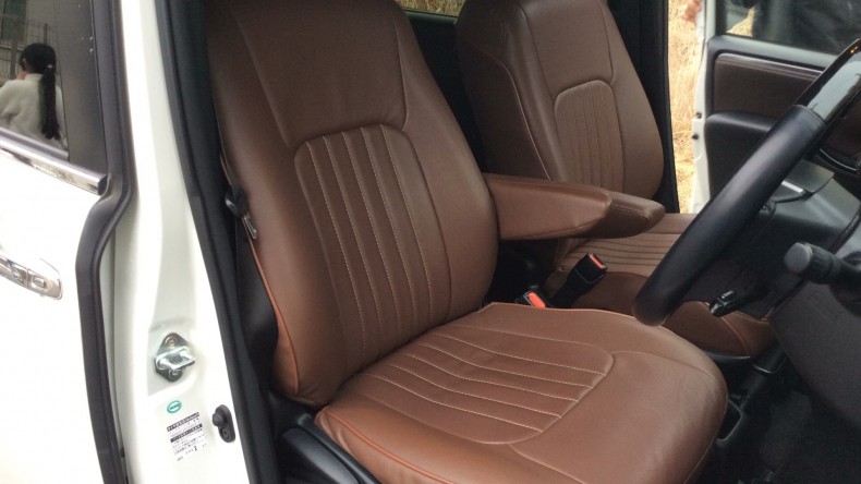 内装前方シート