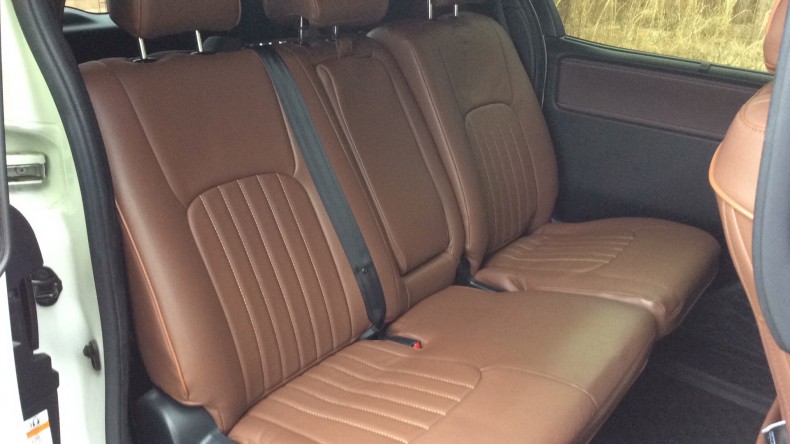 内装後方シート