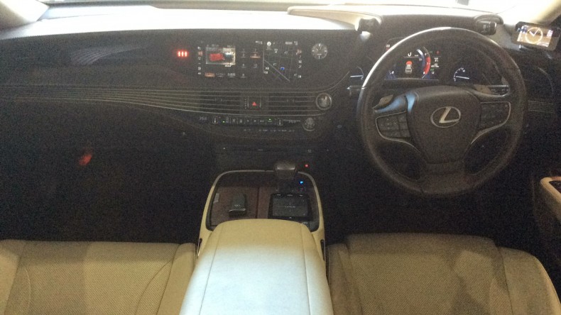 内装インパネ全体