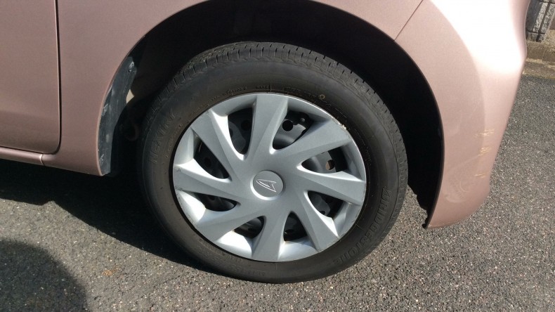 タイヤホイール前