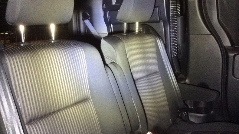 内装後方シート