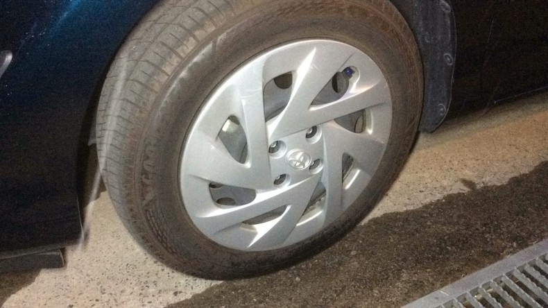 タイヤホイール前