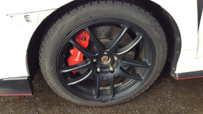 タイヤホイール前