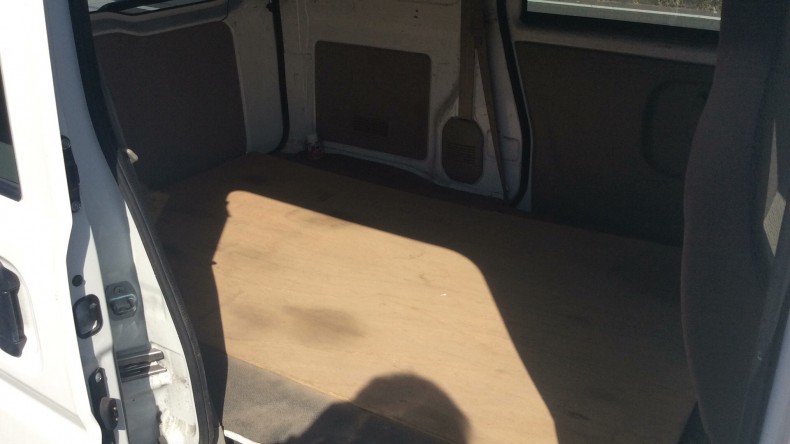 内装後方シート