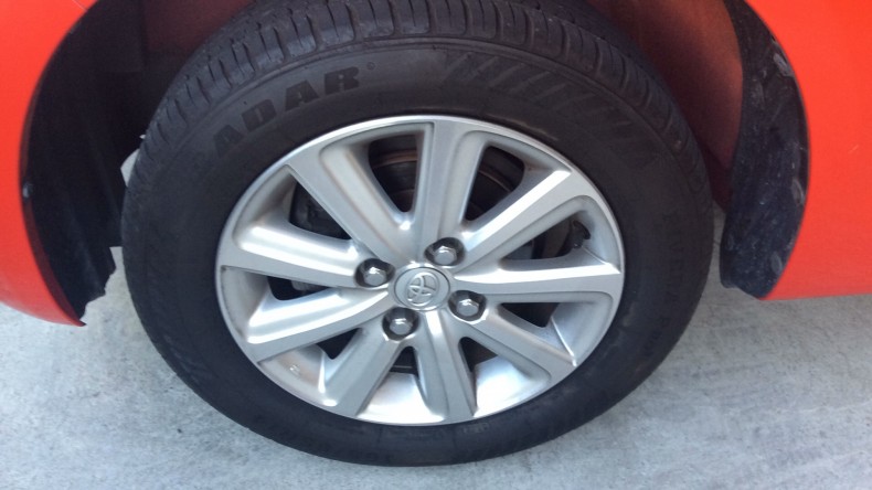 タイヤホイール前