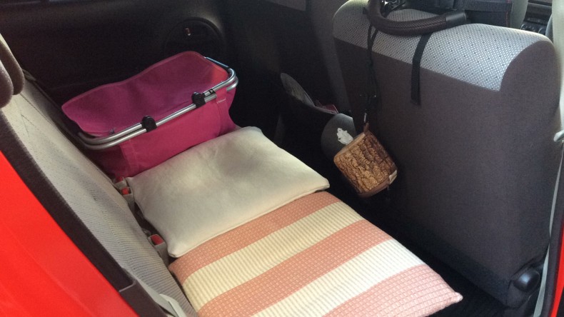 内装後方シート