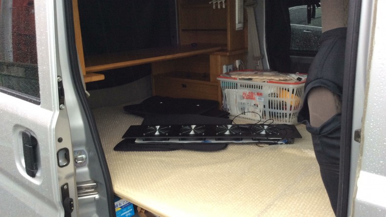 内装後方シート