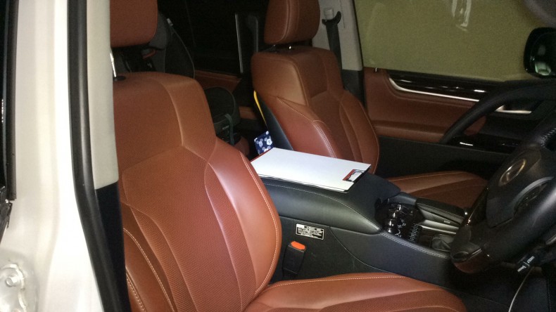 内装前方シート