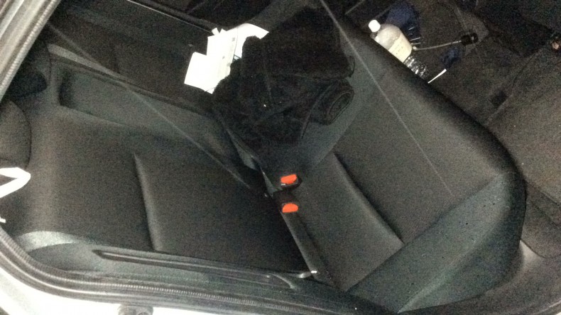 内装後方シート