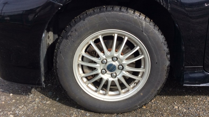 タイヤホイール前