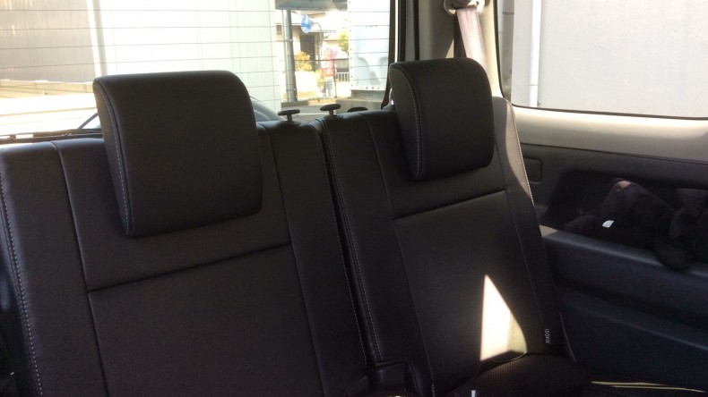 内装後方シート