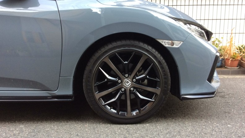 タイヤホイール前