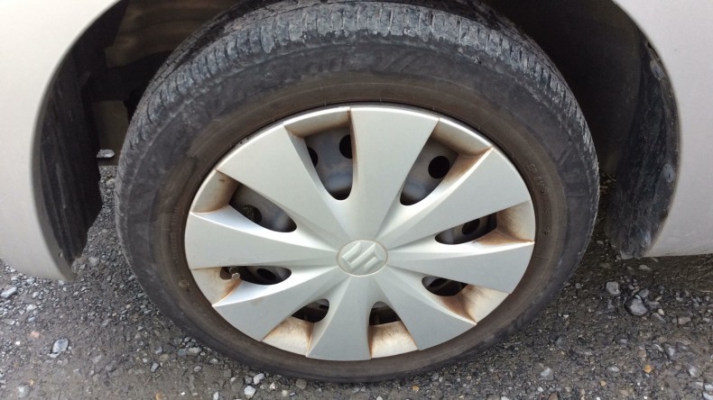 タイヤホイール前