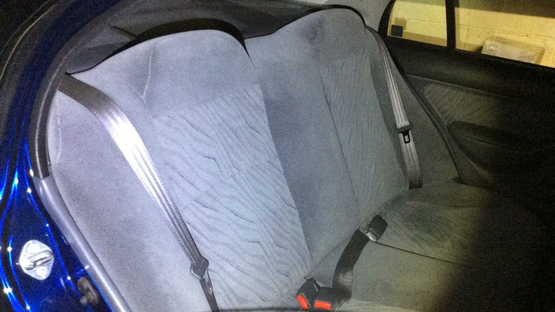 内装後方シート