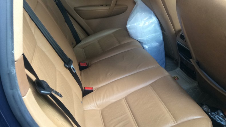 内装後方シート