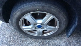 タイヤホイール前